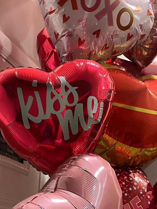 Kiss Me Balloon